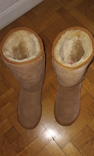 Botas de borrego tipo UGG beige