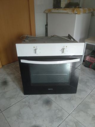 Horno Zanussi Blanco y Negro