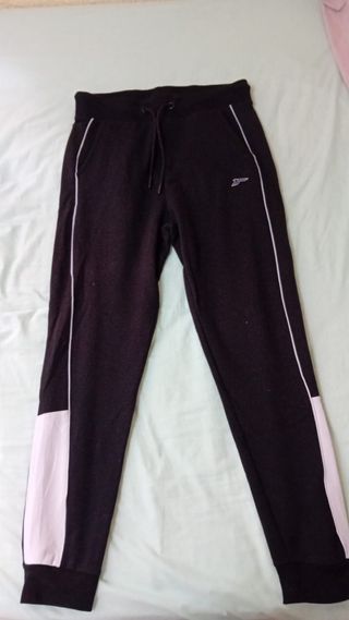 Pantalón chándal negro y rosa