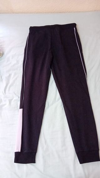 Pantalón chándal negro y rosa