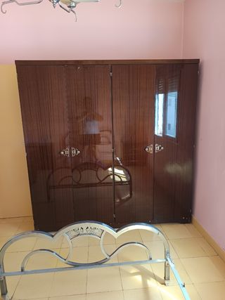 Se regalan muebles antiguos