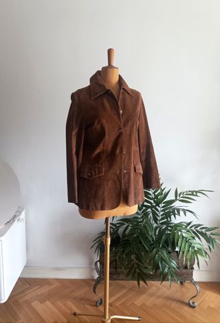 Chaqueta de piel marrón