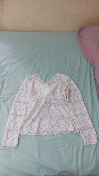 Blusa de encaje blanca manga larga