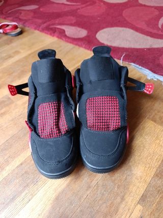 Zapatillas tipo  Jordans retro 4 red cat con  Air 