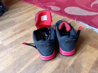 Zapatillas tipo  Jordans retro 4 red cat con  Air 