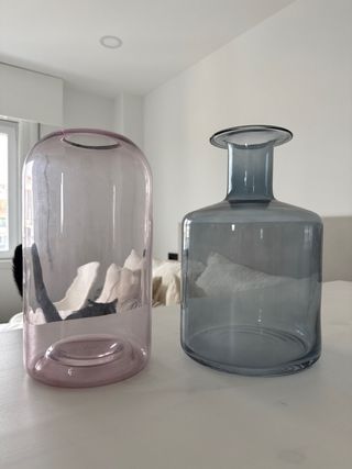 Jarrones de cristal decorativos (rosa y gris)