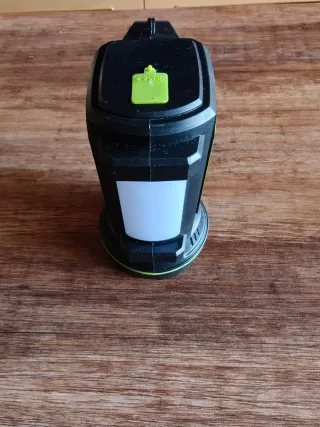 Linterna potente recargable LED