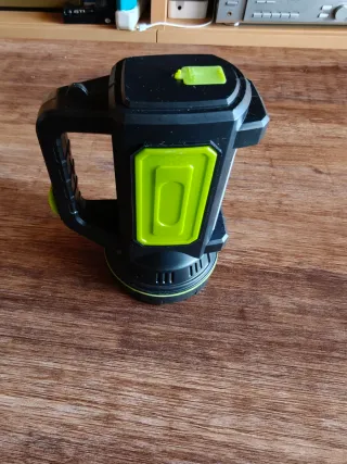 Linterna potente recargable LED