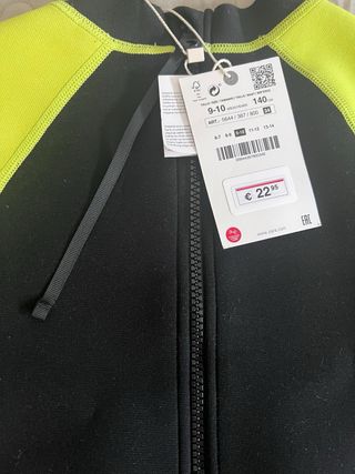 Traje de neopreno Zara. 