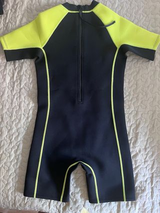 Traje de neopreno Zara. 