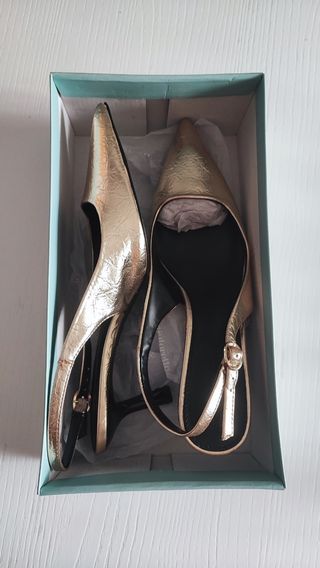 Zapatos de tacón dorados talla 38