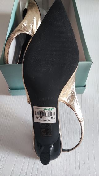 Zapatos de tacón dorados talla 38