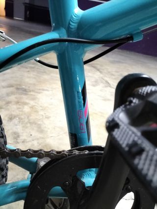 Bicicleta infantil niña azul y rosa.