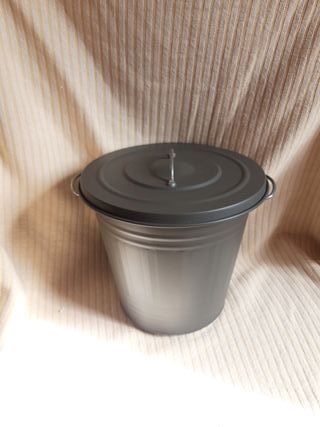Cubo KNODD Ikea con tapa
