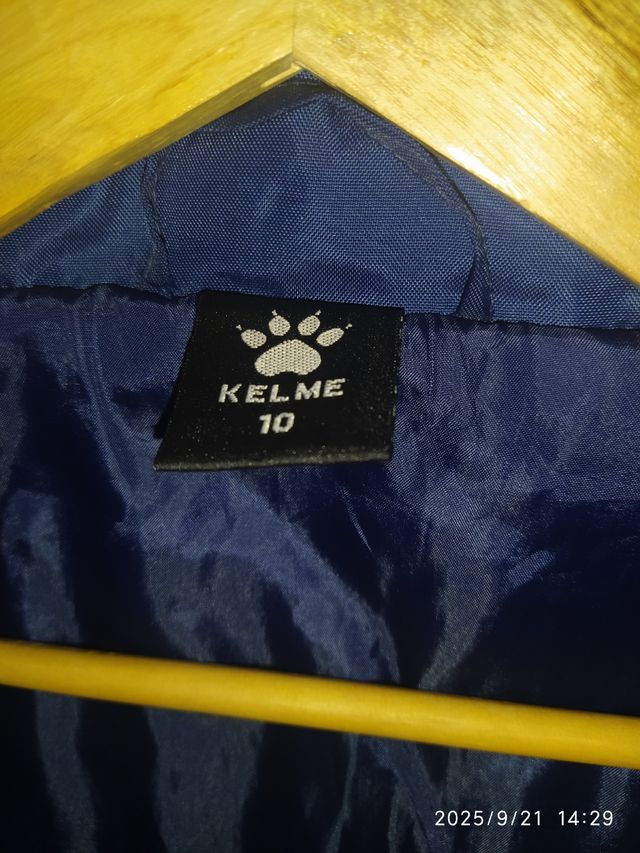 Cazadora azul Kelme