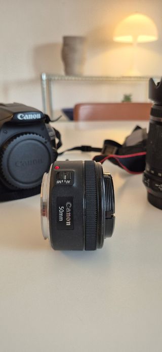 Cámara Canon EOS 1300D + 2 objetivos (REBAJADO)