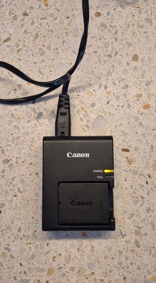 Cámara Canon EOS 1300D + 2 objetivos (REBAJADO)