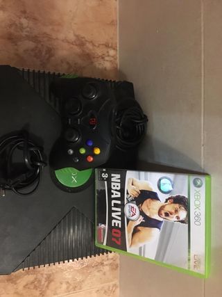 Xbox 360 Nera + NBA Live 07