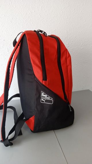Mochila Puma Roja y Negra. 30 Litros.
