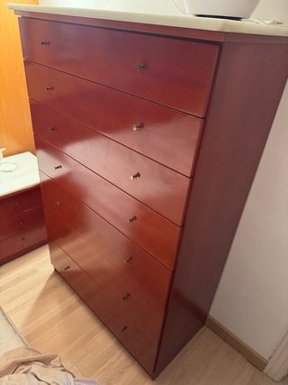 Conjunto Clásico: Cabecero, 2 Mesitas y Cómoda