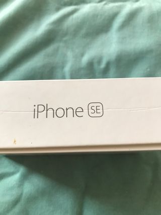 iPhone Negro con Auriculares