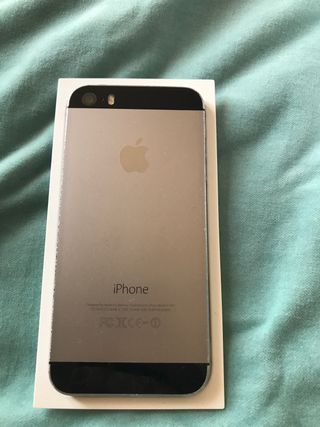 iPhone Negro con Auriculares