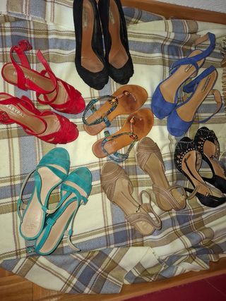 Zapatos de fiesta variados
