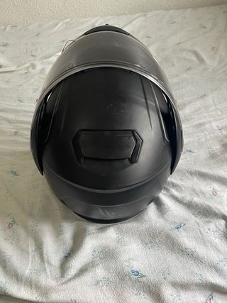 Casco de moto negro abatible