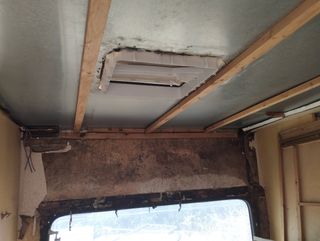 Caravana Máster 480  (<750kg) a medio restaurar 