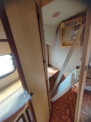 Caravana Máster 480  (<750kg) a medio restaurar 
