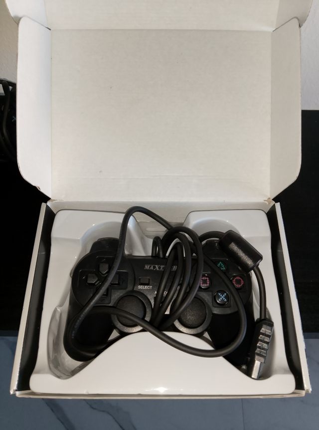 Controller MAXTECH nero compatibile PS2