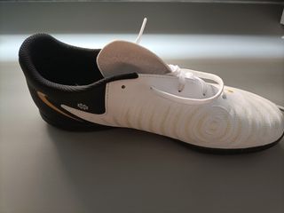 Zapatillas Fútbol Sala Nike Blancas y Negras