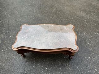 Mesa de centro de madera y mármol