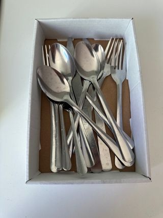 Set de cubiertos de metal