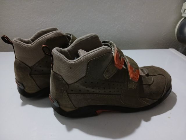 Botas de montaña niño