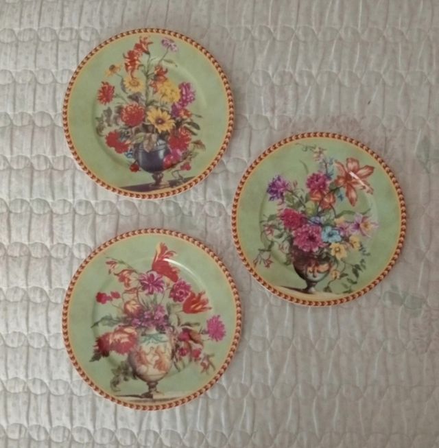 Set 3 piatti decorati con fiori porcellana