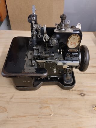 Máquina de coser Stella ZB Rimoldi