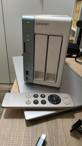 NAS QNAP TS251A 8GB RAM