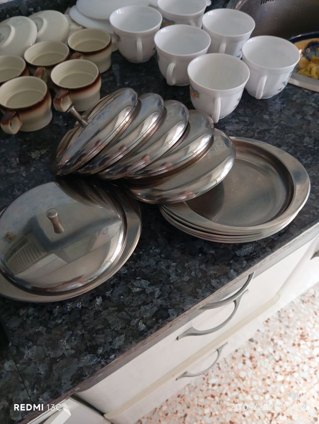 Mini fuentes metálicas con tapa
