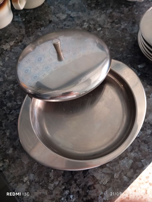 Mini fuentes metálicas con tapa