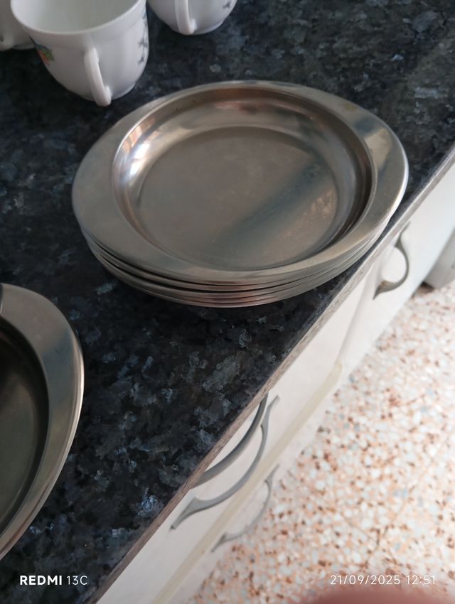 Mini fuentes metálicas con tapa