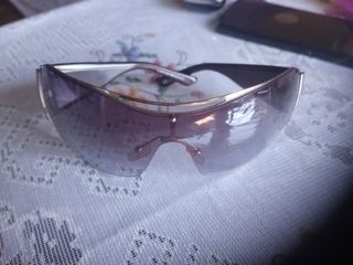 Gafas de sol Emporio Armani plateadas y moradas