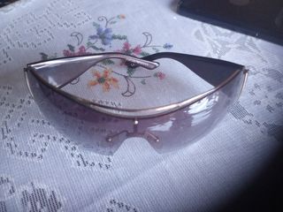Gafas de sol Emporio Armani plateadas y moradas