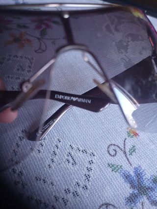 Gafas de sol Emporio Armani plateadas y moradas