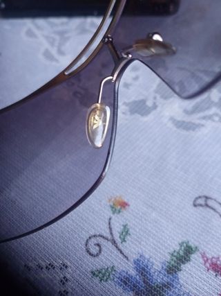 Gafas de sol Emporio Armani plateadas y moradas