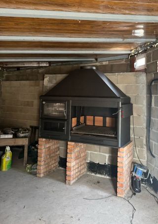 Barbacoa de metal y piedra X-7644