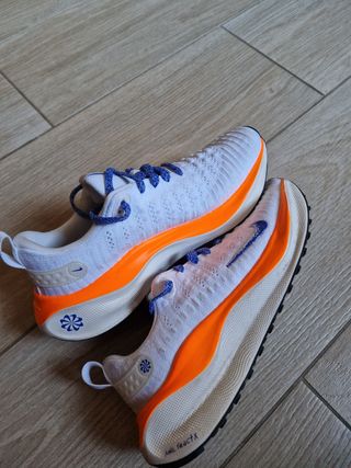 Zapatos Nike Mujer Blancos y Naranja