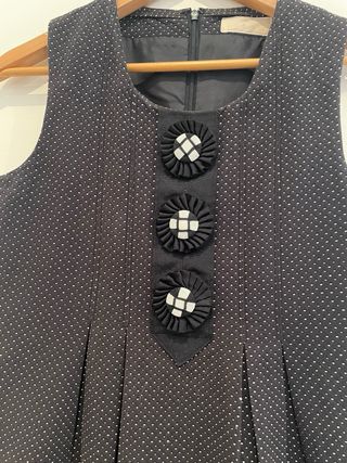 Vestido negro plumeti blanco con flores