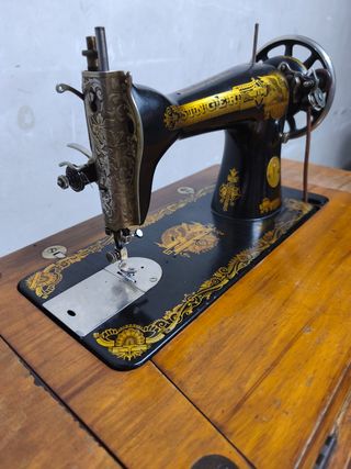 Máquina de coser Singer antigua