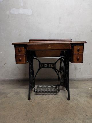 Máquina de coser Singer antigua